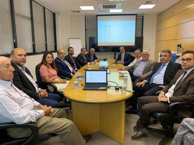 Ibaneis Rocha se encontrou com diretores da EMS, no interior paulista, para assinar protocolo de intenções (foto: André Clemente/SEF DF/Divulgação) Ibaneis Rocha se encontrou com diretores da EMS, no interior paulista, para assinar protocolo de intenções (foto: André Clemente/SEF DF/Divulgação)