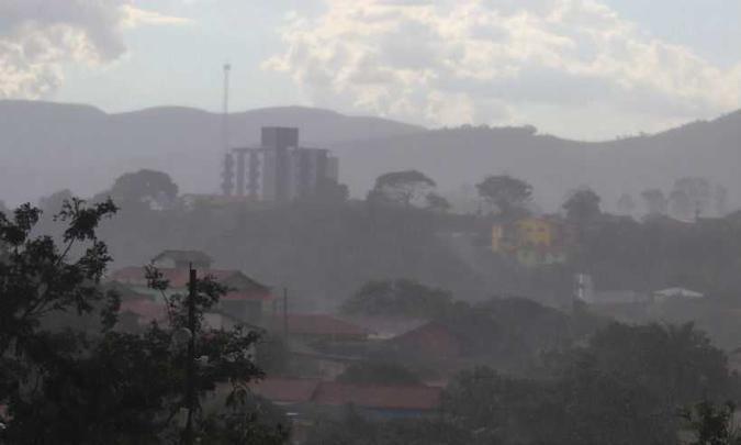 Forte chuva atingiu vários pontos da cidade(foto: Renan Damasceno/EM/D.A.Press) Forte chuva atingiu vários pontos da cidade(foto: Renan Damasceno/EM/D.A.Press)