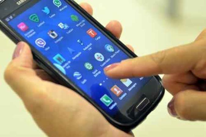 Em 15,5% dos domicílios pesquisados, ninguém usava telefone celular(foto: Marcello Casal Jr./Agência Brasil) Em 15,5% dos domicílios pesquisados, ninguém usava telefone celular(foto: Marcello Casal Jr./Agência Brasil)