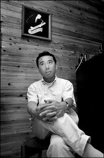 Haruki Murakami é um dos escritores mais famosos do Japão(foto: China Times Publishing/Divulgação) Haruki Murakami é um dos escritores mais famosos do Japão(foto: China Times Publishing/Divulgação)