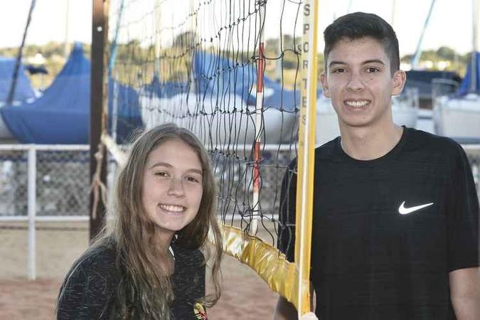 Os irm�os Rafaela e Andr� aproveitam o espa�o desde a inf�ncia (foto: Minervino Junior/CB/D.A Press)