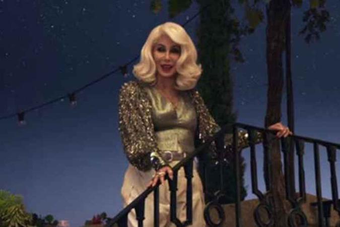 Em novo trailer do filme, Cher aparece cantando um grande hit de Abba(foto: Reprodução/Youtube) Em novo trailer do filme, Cher aparece cantando um grande hit de Abba(foto: Reprodução/Youtube)