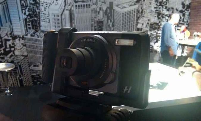 Hasselblad True Zoom chega ao mercado por R$ 1.499(foto: Álef Calado/Esp.CB/D.A Press) Hasselblad True Zoom chega ao mercado por R$ 1.499(foto: Álef Calado/Esp.CB/D.A Press)
