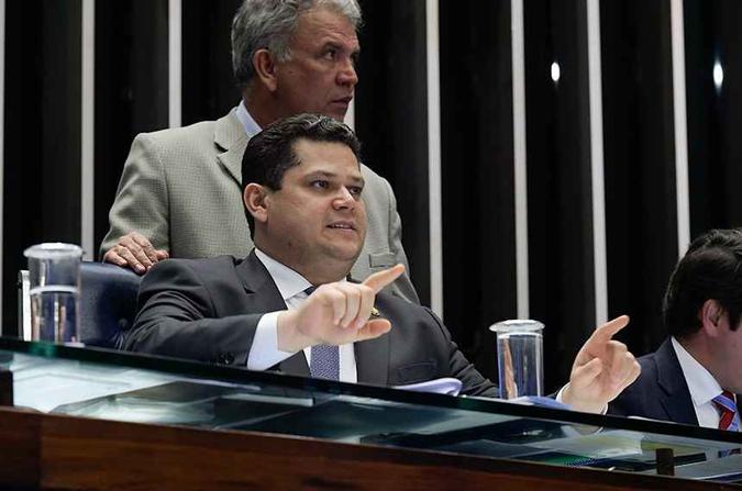 Para passar na segunda rodada de votação, a PEC paralela precisa do voto de pelo menos 49 senadores, o equivalente a três quintos do total(foto: Waldemir Barreto/Agência Senado) Para passar na segunda rodada de votação, a PEC paralela precisa do voto de pelo menos 49 senadores, o equivalente a três quintos do total(foto: Waldemir Barreto/Agência Senado)