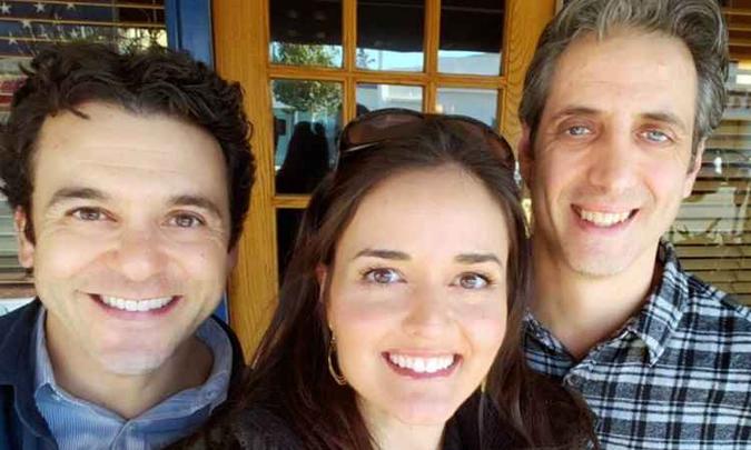 Estrelas de 'Anos incríveis' se reuniram em almoço.(foto: Reprodução/Twitter) Estrelas de 'Anos incríveis' se reuniram em almoço.(foto: Reprodução/Twitter)