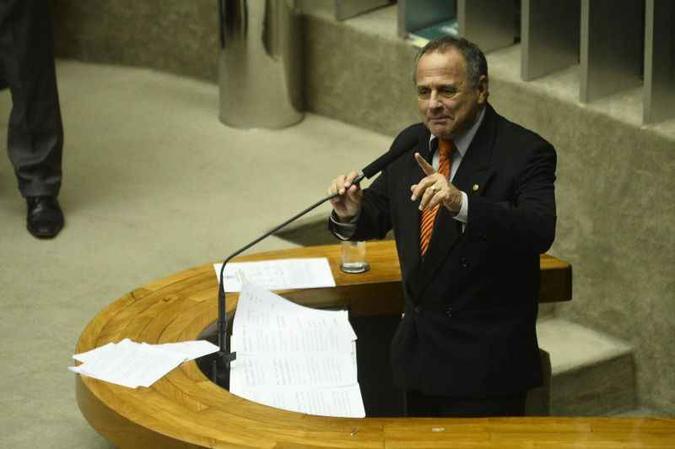 Carlos Manato (PSL-ES) confirma a relação de parceria que o governo quer construir com os parlamentares(foto: Breno Fortes/CB/D.A Press) Carlos Manato (PSL-ES) confirma a relação de parceria que o governo quer construir com os parlamentares(foto: Breno Fortes/CB/D.A Press)