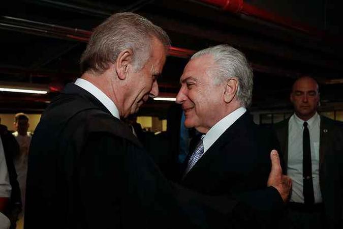 Presidente da República, Michel Temer cumprimenta o Presidente eleito do Tribunal de Contas da União para o ano civil de 2019, Ministro José Múcio Monteiro Filho(foto: Isac Nóbrega/PR) Presidente da República, Michel Temer cumprimenta o Presidente eleito do Tribunal de Contas da União para o ano civil de 2019, Ministro José Múcio Monteiro Filho(foto: Isac Nóbrega/PR)