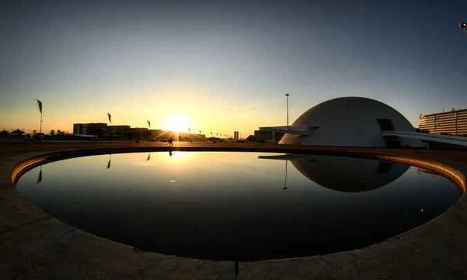 A máxima pode chegar a 35ºC nesta sexta-feira (13/9)(foto: Ed Alves/CB/DA Press) A máxima pode chegar a 35ºC nesta sexta-feira (13/9)(foto: Ed Alves/CB/DA Press)