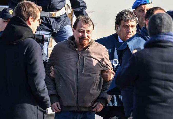 Ex-ativista viveu no Brasil por anos sob proteção do governo(foto: ALBERTO PIZZOLI/AFP) Ex-ativista viveu no Brasil por anos sob proteção do governo(foto: ALBERTO PIZZOLI/AFP)