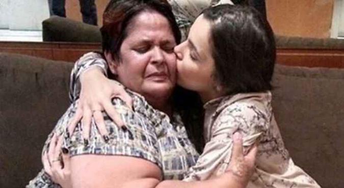 Luciane revelou que investiu grande parte do orçamento na vitória de Emilly - chegando, inclusive, a acumular dívidas - porque sua filha, que faleceu, é muito parecida com a estudante gaúcha(foto: Reprodução/Instagram) Luciane revelou que investiu grande parte do orçamento na vitória de Emilly - chegando, inclusive, a acumular dívidas - porque sua filha, que faleceu, é muito parecida com a estudante gaúcha(foto: Reprodução/Instagram)