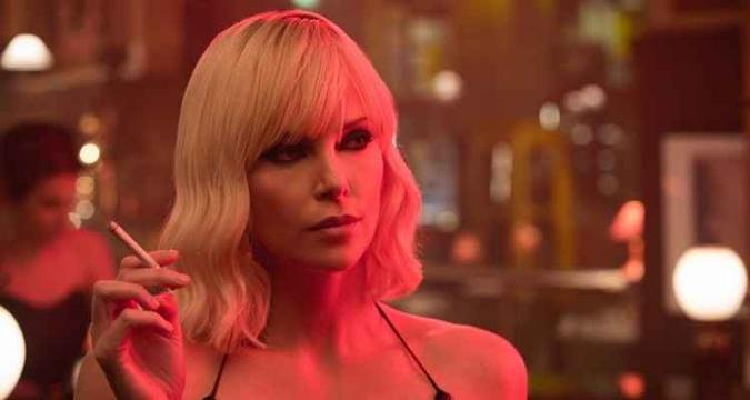 Charlize Theron interpreta a espiã Lorraine Broughton(foto: Jonathan Prime/Universal Pictures) Charlize Theron interpreta a espiã Lorraine Broughton(foto: Jonathan Prime/Universal Pictures)