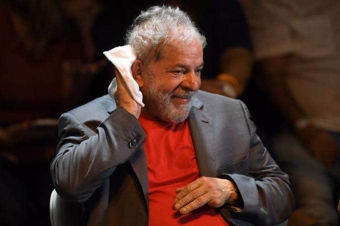 Lula é um dos 13 réus na ação do sítio(foto: Mauro Pimentel/AFP) Lula é um dos 13 réus na ação do sítio(foto: Mauro Pimentel/AFP)