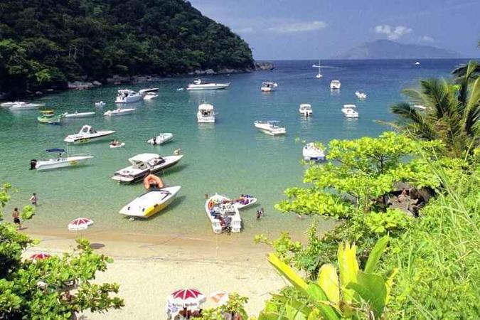 Praia do Eustáquio: águas cristalinas, montanhas e muito verde(foto: Ilhabela Turismo/Divulgação) Praia do Eustáquio: águas cristalinas, montanhas e muito verde(foto: Ilhabela Turismo/Divulgação)