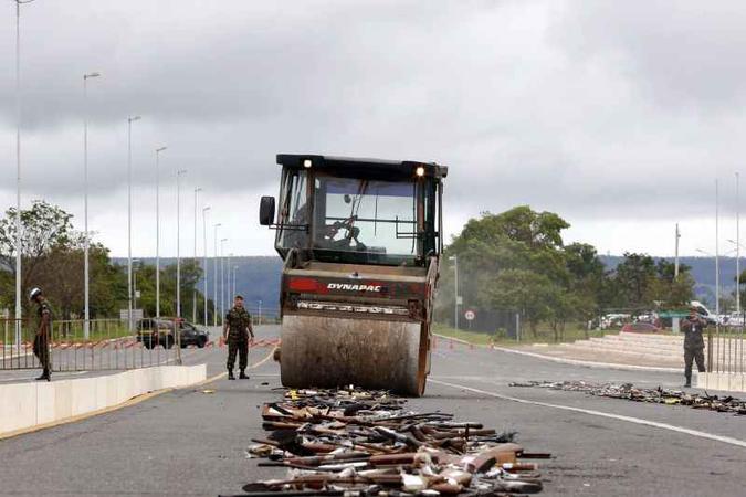 Destruição de armas e munições realizada pelo Exército(foto: G.Dettmar/AG.CNJ - 8/12/17) Destruição de armas e munições realizada pelo Exército(foto: G.Dettmar/AG.CNJ - 8/12/17)