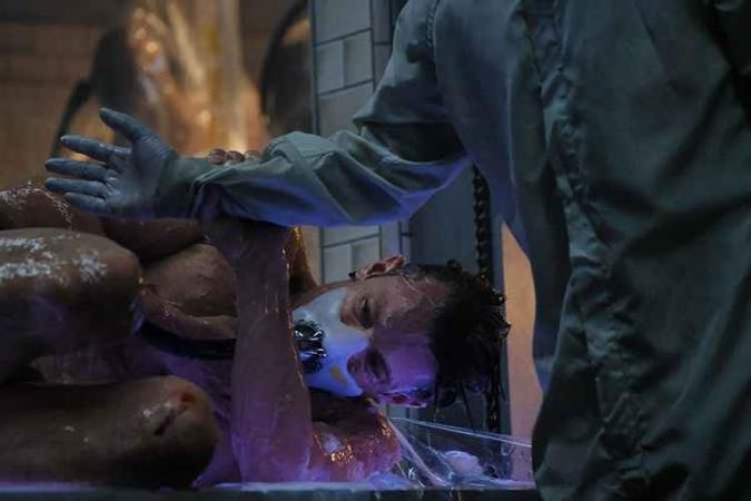 O cenário futurista é base da produção(foto: Netflix/Divulgação) O cenário futurista é base da produção(foto: Netflix/Divulgação)