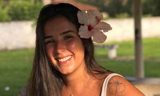 A estudante de odontologia Maria Fernanda Ferreira de Lima morreu após ser eletrocutada durante evento de música (foto: Facebook / Reprodução) A estudante de odontologia Maria Fernanda Ferreira de Lima morreu após ser eletrocutada durante evento de música (foto: Facebook / Reprodução)