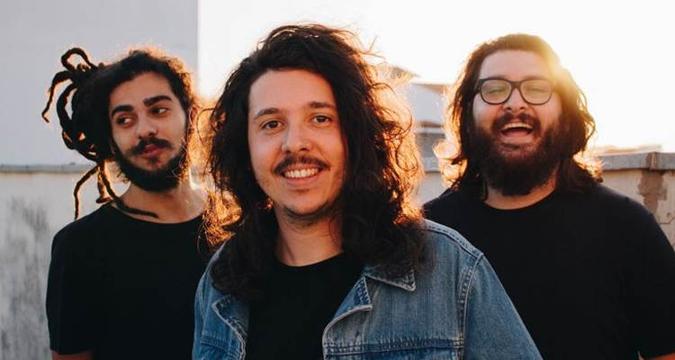 O grupo paulista Voltare une rock, música eletrônica e letras com mensagens do bem(foto: Kronemberger Fotografia/Divulgação) O grupo paulista Voltare une rock, música eletrônica e letras com mensagens do bem(foto: Kronemberger Fotografia/Divulgação)