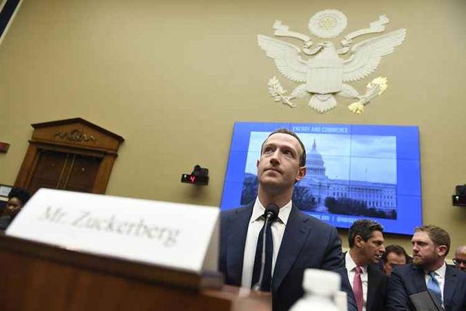 A empresa liderada por Mark Zuckerberg esteve recentemente envolvida em um escândalo de vazamento de dados (foto: Saul Loeb/AFP) A empresa liderada por Mark Zuckerberg esteve recentemente envolvida em um escândalo de vazamento de dados (foto: Saul Loeb/AFP)