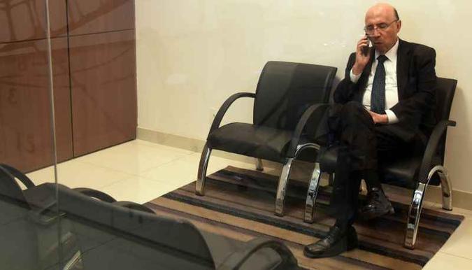 O MDB decidiu que o partido não repassaria verbas do fundo eleitoral para a campanha de Meirelles à Presidência(foto: Ed Alves/CB/D.A Press) O MDB decidiu que o partido não repassaria verbas do fundo eleitoral para a campanha de Meirelles à Presidência(foto: Ed Alves/CB/D.A Press)