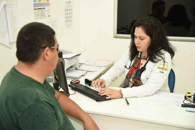Paciente com suspeita de conjuntivite é atendido em unidade de saúde de Caldas Novas: causas investigadas(foto: Renato Cunha/Secom-Caldas Novas) Paciente com suspeita de conjuntivite é atendido em unidade de saúde de Caldas Novas: causas investigadas(foto: Renato Cunha/Secom-Caldas Novas)
