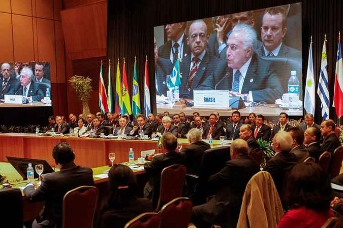 O presidente Michel Temer durante da sessão plenária de abertura da Cúpula dos Presidentes do Mercosul, Estados Associados e Convidados Especiais, em Assunção(foto: Cesar Itiberê/PR) O presidente Michel Temer durante da sessão plenária de abertura da Cúpula dos Presidentes do Mercosul, Estados Associados e Convidados Especiais, em Assunção(foto: Cesar Itiberê/PR)