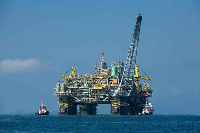 A produção nacional de petróleo cresceu pelo quarto ano consecutivo, atingindo 2,6 milhões de barris por dia em 2017(foto: Divulgação/Petrobras) A produção nacional de petróleo cresceu pelo quarto ano consecutivo, atingindo 2,6 milhões de barris por dia em 2017(foto: Divulgação/Petrobras)