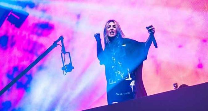 Alison Wonderland: pitadas de brasilidade durante show no Lollapalooza(foto: I Hate Flash/ Helena Yoshioka/Lollapalooza) Alison Wonderland: pitadas de brasilidade durante show no Lollapalooza(foto: I Hate Flash/ Helena Yoshioka/Lollapalooza)