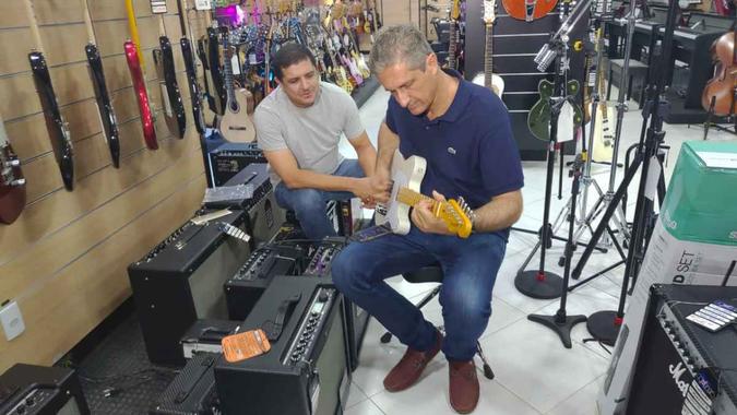 Rogério Rosso prometeu redução de impostos para instrumentos musicais(foto: Alexandre de Paula/CB/D.A. Press) Rogério Rosso prometeu redução de impostos para instrumentos musicais(foto: Alexandre de Paula/CB/D.A. Press)