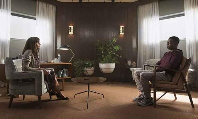 Nos Estados Unidos, os podcasts ficcionais já ganham contornos profissionais se transformando até em séries de tevê, como 'Homecoming', da Amazon(foto: Amazon Studios/Divulgação) Nos Estados Unidos, os podcasts ficcionais já ganham contornos profissionais se transformando até em séries de tevê, como 'Homecoming', da Amazon(foto: Amazon Studios/Divulgação)