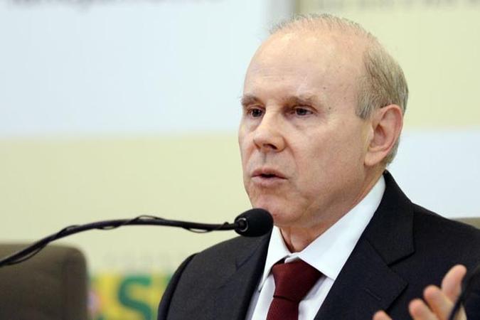Guido Mantega: no ano passado, cumprimos exatamente essa meta de 1,9% e garanto que vamos cumprir(foto: Evaristo Sá/AFP) Guido Mantega: no ano passado, cumprimos exatamente essa meta de 1,9% e garanto que vamos cumprir(foto: Evaristo Sá/AFP)