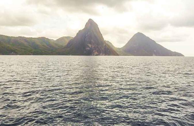 Os picos Petit e Gros Piton podem ser visitados por adeptos de trekking(foto: Carmen Souza/CB/D.A Press) Os picos Petit e Gros Piton podem ser visitados por adeptos de trekking(foto: Carmen Souza/CB/D.A Press)
