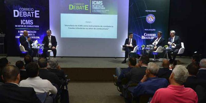 Durante o encontro, representantes do segmento defenderam mudanças no imposto (foto: Marcelo Ferreira/CB/D.A Press ) Durante o encontro, representantes do segmento defenderam mudanças no imposto (foto: Marcelo Ferreira/CB/D.A Press )