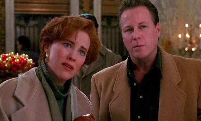 John Heard em cena com a colega Catherine O'Hara no filme 'Esqueceram de mim' (foto: Fox/Divulgação) John Heard em cena com a colega Catherine O'Hara no filme 'Esqueceram de mim' (foto: Fox/Divulgação)