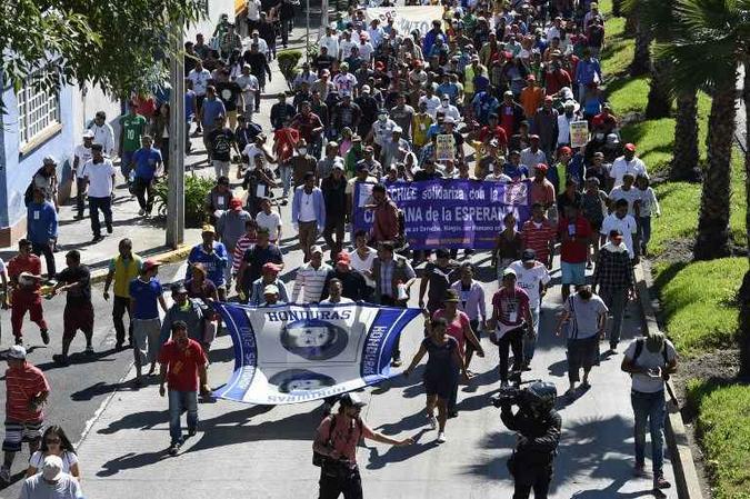 Na fronteira com o México foram enviados 4.800 militares à espera da chegada das caravanas(foto: AFP) Na fronteira com o México foram enviados 4.800 militares à espera da chegada das caravanas(foto: AFP)