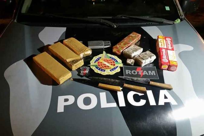 A droga e os outros materiais estavam em uma casa na QNN 5 de Ceilândia(foto: Polícia Militar/Divulgação) A droga e os outros materiais estavam em uma casa na QNN 5 de Ceilândia(foto: Polícia Militar/Divulgação)