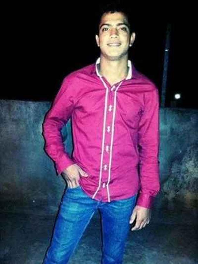 O lavrador mineiro Jefferson Eduardo de Oliveira, de 20 anos(foto: Álbum de família/Divulgação) O lavrador mineiro Jefferson Eduardo de Oliveira, de 20 anos(foto: Álbum de família/Divulgação)