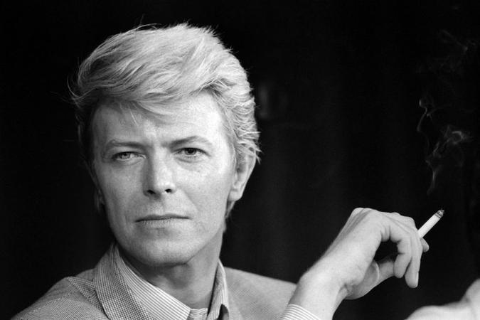 David Bowie morreu em 2016 em consequência de um câncer, dois dias após lançar seu último álbum pelo seu 69º aniversário(foto: RALPH GATTI/AFP) David Bowie morreu em 2016 em consequência de um câncer, dois dias após lançar seu último álbum pelo seu 69º aniversário(foto: RALPH GATTI/AFP)