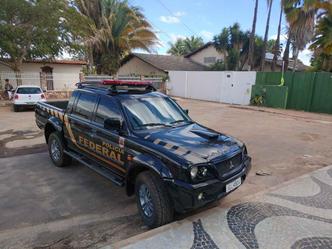 A Polícia Federal cumpre mandados de busca e apreensão na sede nacional do Pros, no Lago Sul, e na gráfica da legenda, em Planaltina de Goiás(foto: Alexandre de Paula/CB/D.A Press) A Polícia Federal cumpre mandados de busca e apreensão na sede nacional do Pros, no Lago Sul, e na gráfica da legenda, em Planaltina de Goiás(foto: Alexandre de Paula/CB/D.A Press)