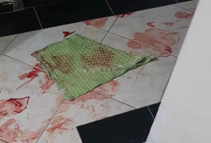 Marcas de sangue ficaram por toda a casa: crime aconteceu na madrugada seguinte ao Dia dos Pais (foto: Divulgação/PM)