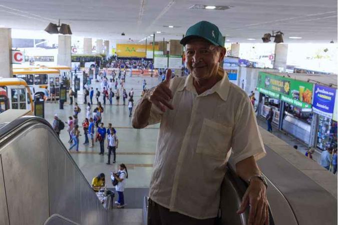 O aposentado Raimundo José Silva chegou em Brasília antes de a rodoviária ser inaugurada (foto: Vinicius Cardoso/Esp. CB/D.A Press) O aposentado Raimundo José Silva chegou em Brasília antes de a rodoviária ser inaugurada (foto: Vinicius Cardoso/Esp. CB/D.A Press)