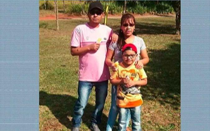 Corpos de família de bolivianos foram encontrados mutilados em malas em casa em Itaquaquecetuba (foto: Reprodução/ TV Diário ) Corpos de família de bolivianos foram encontrados mutilados em malas em casa em Itaquaquecetuba (foto: Reprodução/ TV Diário )