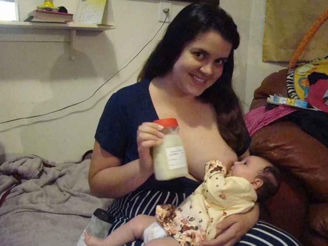 Maita Torres decidiu doar leite depois que a filha ficou internada por cinco dias e precisou do banco de leite (foto: Arquivo Pessoal ) Maita Torres decidiu doar leite depois que a filha ficou internada por cinco dias e precisou do banco de leite (foto: Arquivo Pessoal )