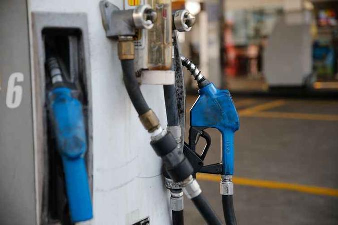 Gasolina mais cara nas refinarias a partir desta quinta-feira (foto: Fernando Frazão/Agência Brasil ) Gasolina mais cara nas refinarias a partir desta quinta-feira (foto: Fernando Frazão/Agência Brasil )