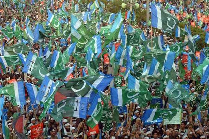 Segundo a polícia paquistanesa, os protestos mais importantes ocorreram em Karachi(foto: AFP PHOTO/ Rizwan TABASSUM ) Segundo a polícia paquistanesa, os protestos mais importantes ocorreram em Karachi(foto: AFP PHOTO/ Rizwan TABASSUM )