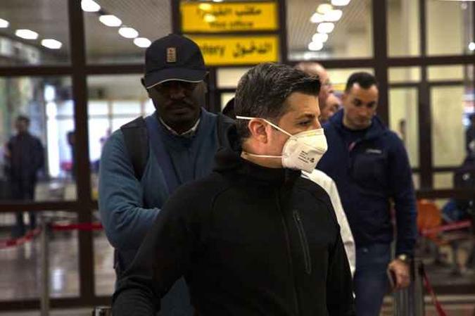 As autoridades iraquianas negaram a entrada de iranianos em seu território e impediram seus cidadãos de viajarem para a República Islâmica depois que o coronavírus matou duas pessoas no vizinho Irã.(foto: Hussein FALEH / AFP) As autoridades iraquianas negaram a entrada de iranianos em seu território e impediram seus cidadãos de viajarem para a República Islâmica depois que o coronavírus matou duas pessoas no vizinho Irã.(foto: Hussein FALEH / AFP)