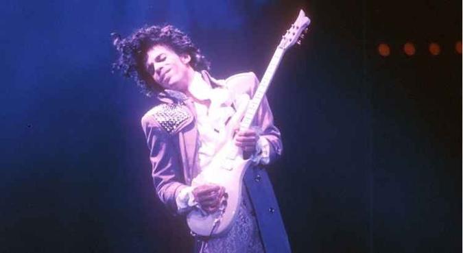 Reconhecido como um gênio cantor e multi-instrumentista, Prince morreu em abril de 2016 por uma overdose de fentanil(foto: Reprodução ) Reconhecido como um gênio cantor e multi-instrumentista, Prince morreu em abril de 2016 por uma overdose de fentanil(foto: Reprodução )