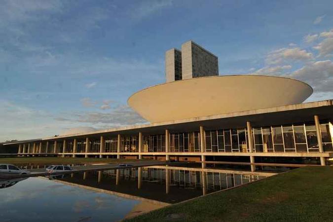 Sessão também foi marcada por momento de justo, quando o senador Kajuru passou mal(foto: Agência Brasil) Sessão também foi marcada por momento de justo, quando o senador Kajuru passou mal(foto: Agência Brasil)