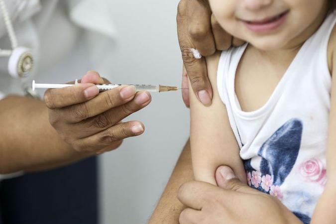 A vacina contra influenza é a principal recomendação da Secretaria de Saúde para evitar casos graves e óbitos pela doença(foto: Marcelo Camargo/Agencia Brasil) A vacina contra influenza é a principal recomendação da Secretaria de Saúde para evitar casos graves e óbitos pela doença(foto: Marcelo Camargo/Agencia Brasil)