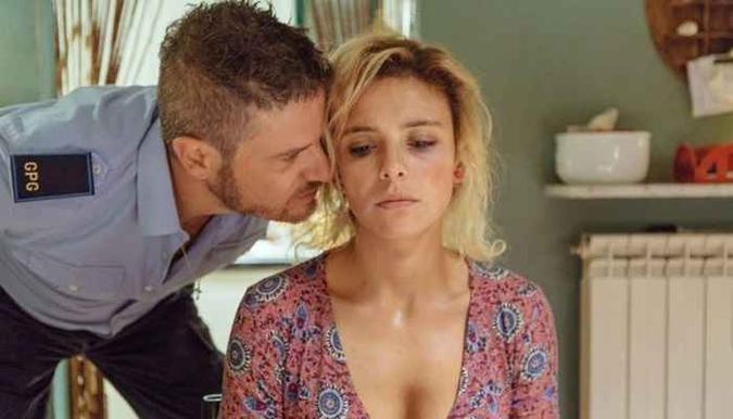 Fortunata tem Edoardo Pesce no elenco, à frente de personagem forte (foto: Indigo Film/Divulgação ) Fortunata tem Edoardo Pesce no elenco, à frente de personagem forte (foto: Indigo Film/Divulgação )