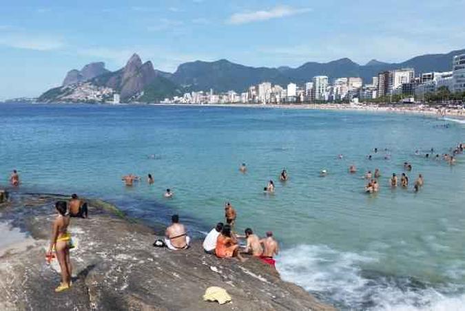 A partir de março, uma das ações do projeto será a limpeza das pixações da Pedra do Arpoador(foto: Isabela Vieira/Divulgação) A partir de março, uma das ações do projeto será a limpeza das pixações da Pedra do Arpoador(foto: Isabela Vieira/Divulgação)